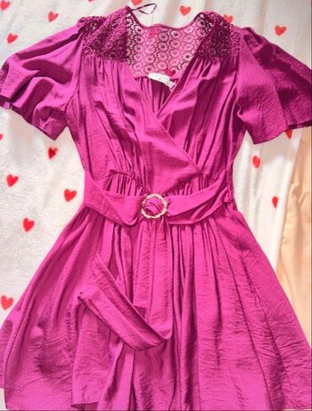 Robe cintrée violette