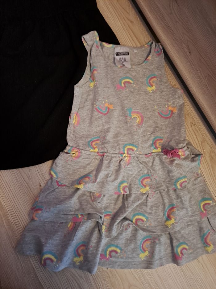 Lot de 2 robes 4 ans - photo numéro 2