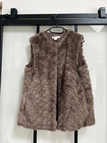 Veste sans manche typé fourrure