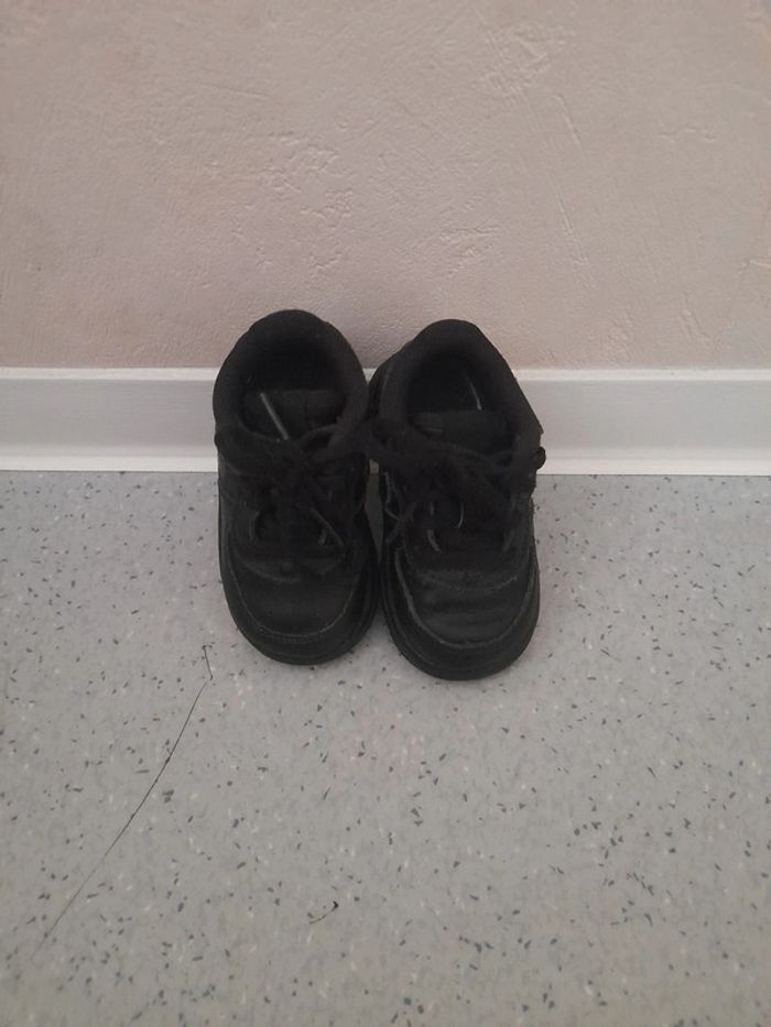 Chaussures enfants nike - photo numéro 2