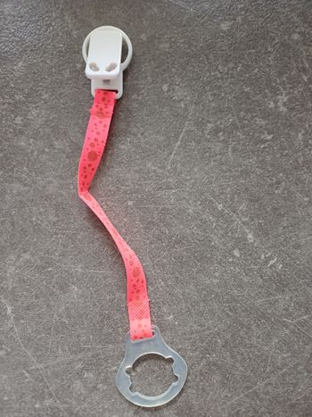 Attache-tétine