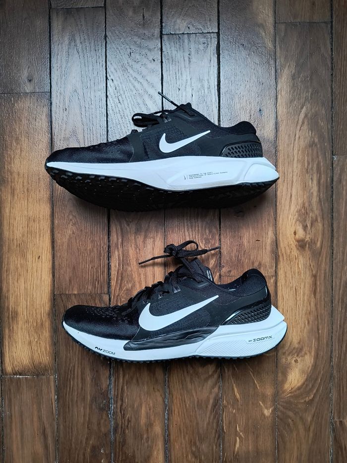 Baskets Nike Vomero 15 pointure 37,5 - photo numéro 4