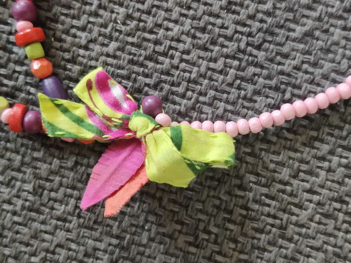 Bijou collier bois perles et tissu Catimini thème spirit - photo numéro 2