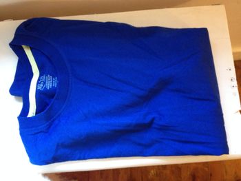 T shirt bleu foncé ◦ col rond ◦ manches courtes ◦ look masculin ◦ taille 38 ◦ Peter Polo