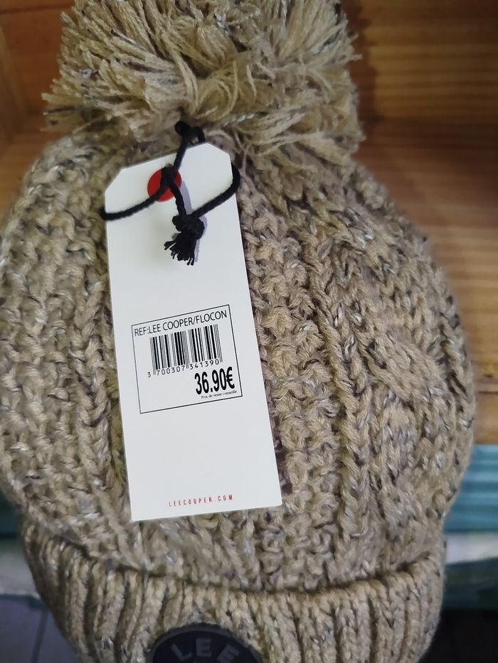 Bonnet hiver ❄️ T.u avec pompon - photo numéro 5