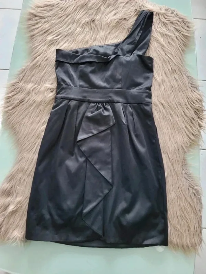 Jolie robe Avant Première taille 36 - photo numéro 7