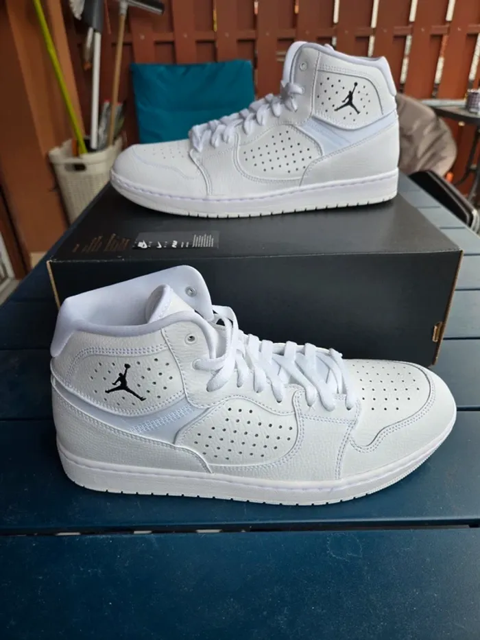 Jordan access blanche taille 45 homme neuves - photo numéro 2