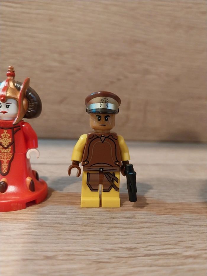 Figurines type lego La Reine Amidala avec 2 gardes de sécurité de Naboo star wars - photo numéro 4