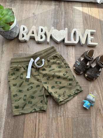 - Short  - 2 ans  - Très bon état