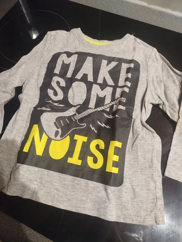 Tee shirt manche longue sous pull primark