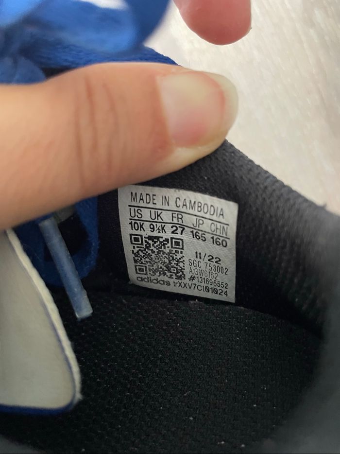 Chaussures de foot taille 27 - photo numéro 7