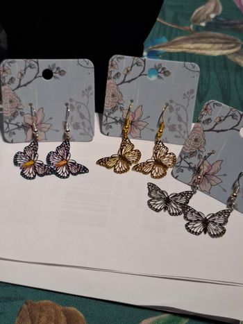 Magnifique lot de 3 paire de boucle d oreille femme papillon neuf 