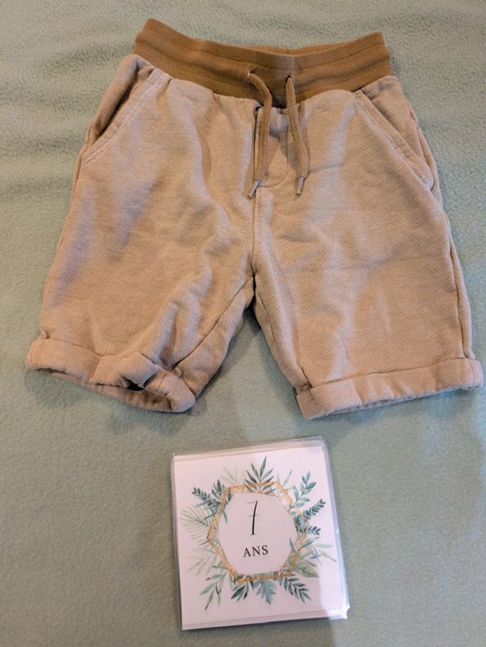 Short moutarde 7 ans