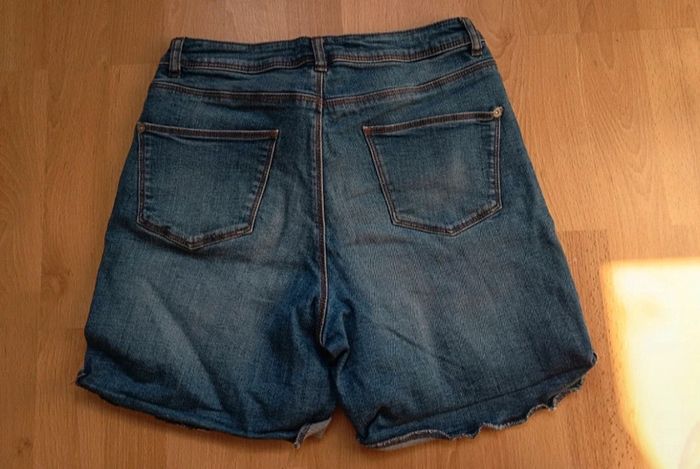 Short en jean Camaïeu taille 38 - photo numéro 3