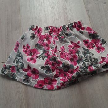 Jupe short 2 ans fleurie
