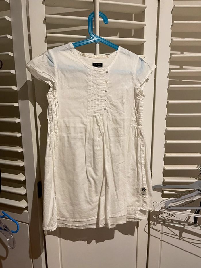 Très jolie robe blanche Ikks huit ans très bon état