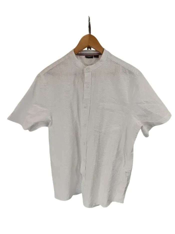 Chemise blanche Livergy manches courtes tissu gaufré, 100% coton, col rond taille 42 A335