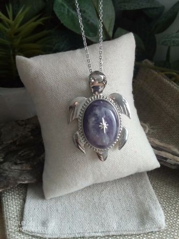 Collier pendentif tortue en pierre d'améthyste 💜.