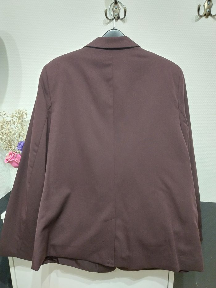 Veste tailleur kiabi taille 46. TBE - photo numéro 2