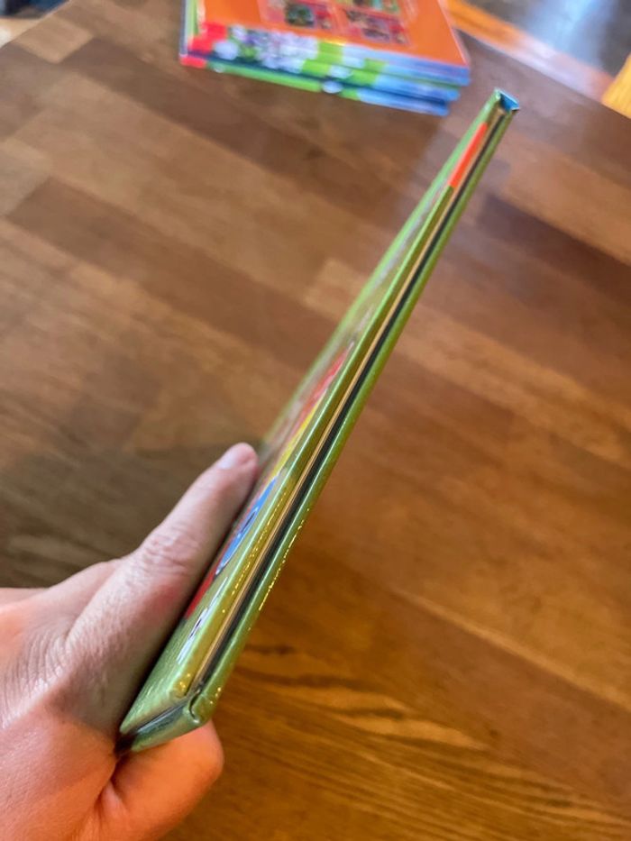 Livre La Pat Patrouille Paw Patrol L’ABC lettres chiffres formes et couleurs La lettre F Numéro 6 - photo numéro 5