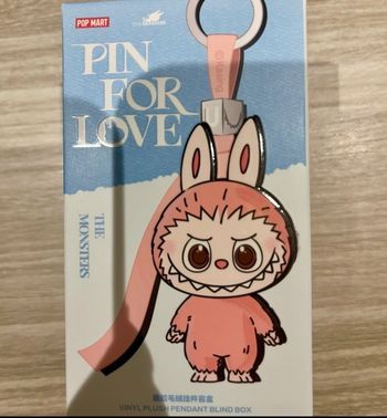 Pin for love labubu popmart boite bleue