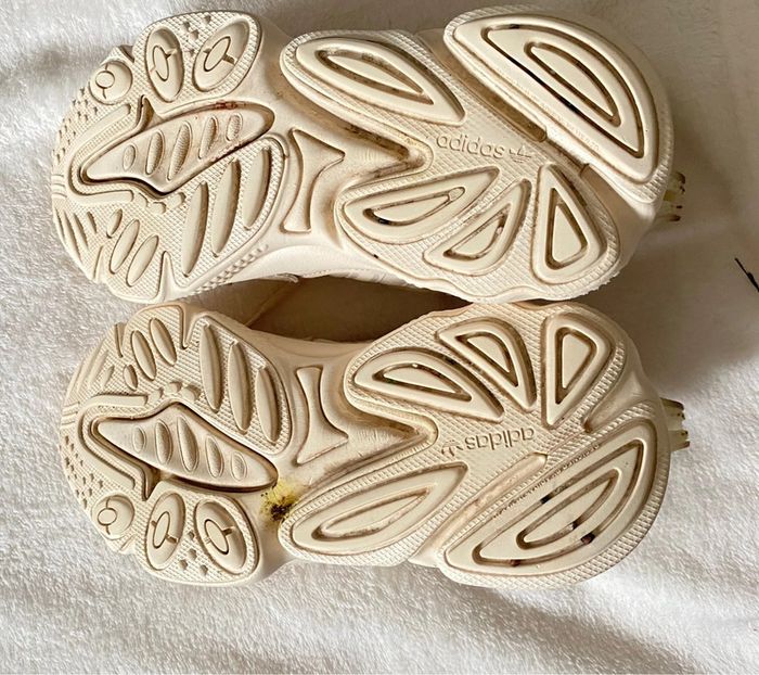 Baskets Adidas Ozweego Nude Pointure 36,5 - photo numéro 9