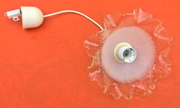 Années 1930  Suspension Abat-jour à volants  verre transparent et blanc de lait