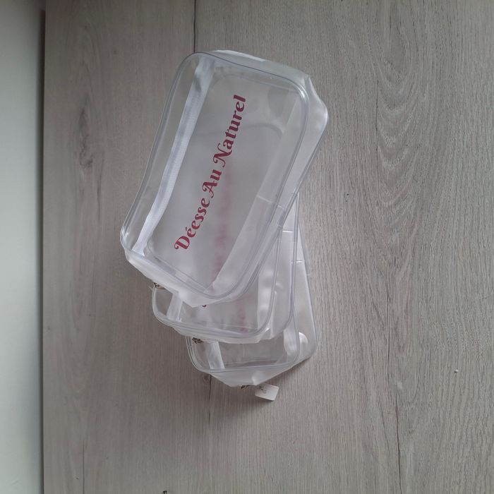 Lot de 3 trousses de toilette transparentes avec inscription fuchsia pailletée - Déesse au Naturel - photo numéro 9