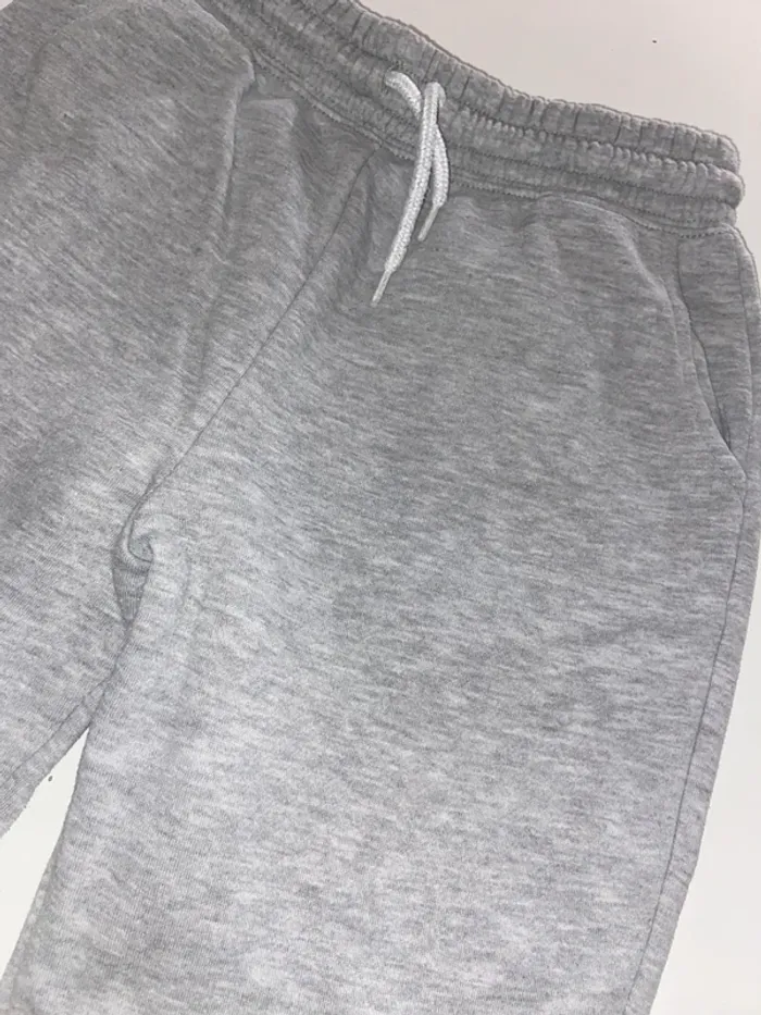 Jogging gris - photo numéro 2