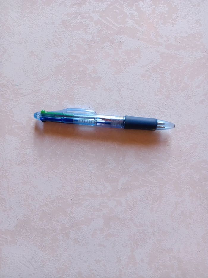 Lot de 4 stylos - photo numéro 2