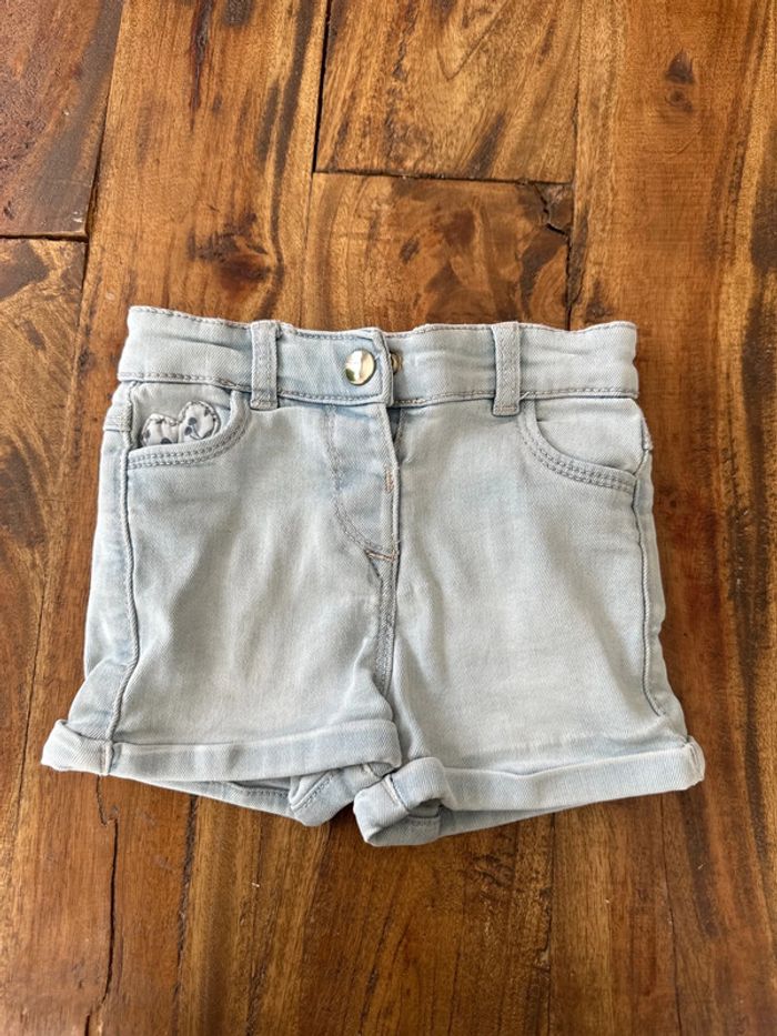 Short tape à l’œil