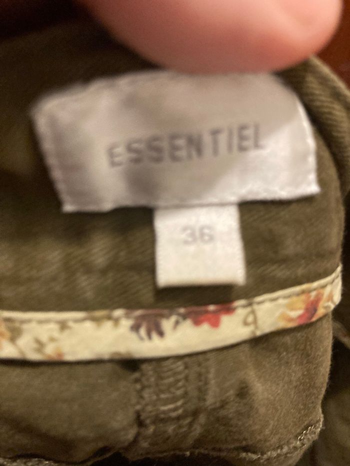 Jupe kaki ESSENTIEL – Taille 36 – coton – très bon état - photo numéro 2