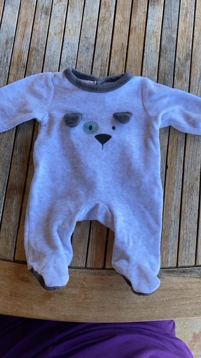 Pyjama en velours - naissance - photo numéro 5