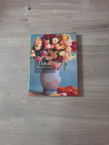 Livre l'art floral en très bon état