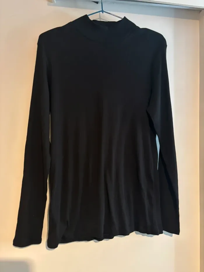 Top manches longues col montant taille 40 - L neuf
