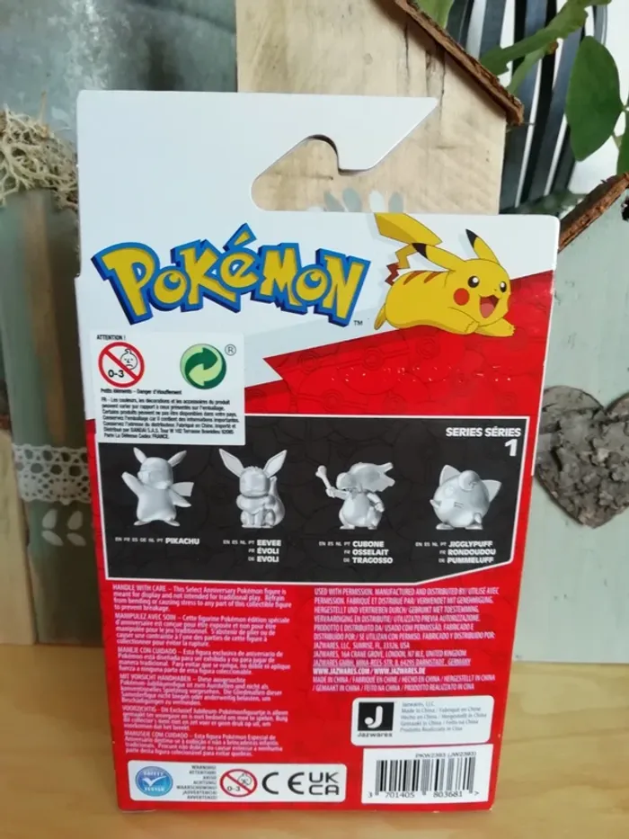 Lot figurines Pokémon pokemon anniversaire 25th argent Pikachu Evoli Osselait Rondoudou - photo numéro 5