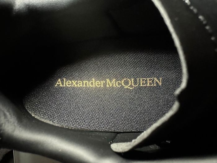 Sneakers Alexander McQueen noires – taille 43, boîte abîmée - photo numéro 8