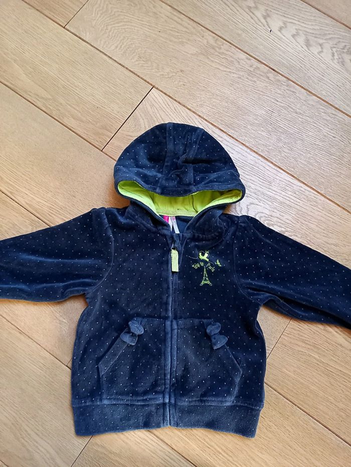 Beau gilet avec capuche.