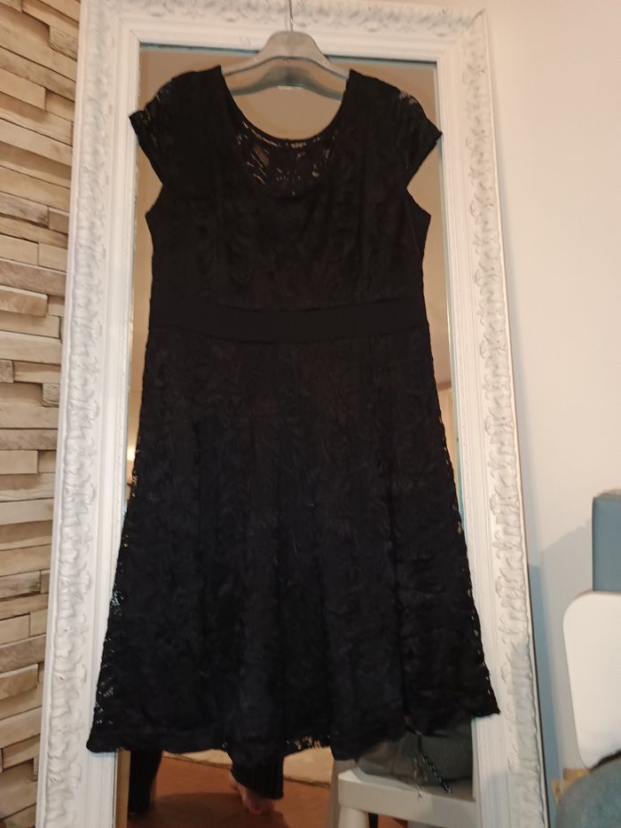 Jolie robe dentelle