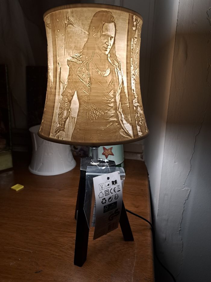 Lampe de chevet en lithophanie loki - photo numéro 2