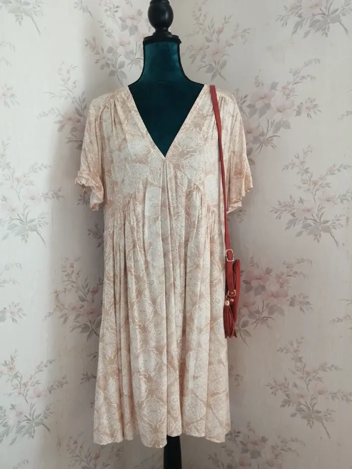 Robe beige à motifs mandala coupe babydoll / culture sud / (S-M)