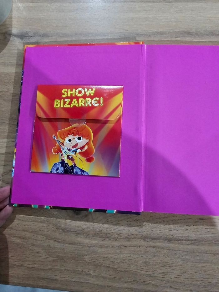 ADELE MORTELLE LIVRE SHOW BIZARRE + CD - photo numéro 2