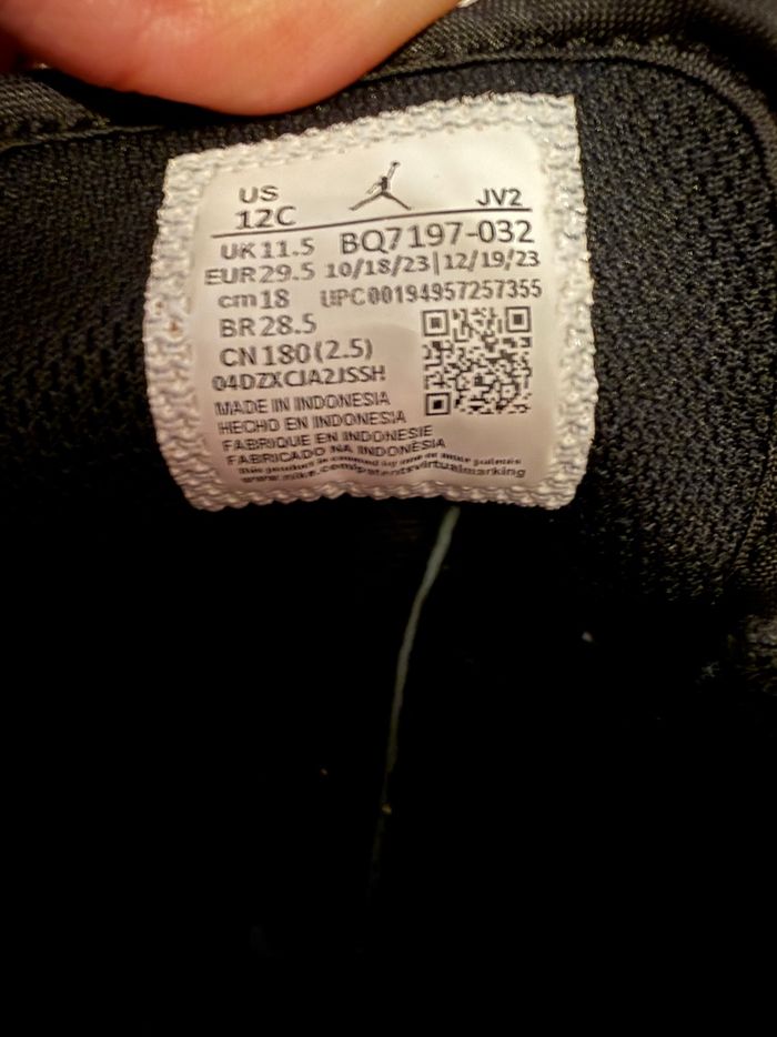Baskets montantes Nike Jordan Pointure 29,5 - photo numéro 5