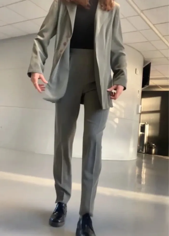 Ensemble blazer gris - photo numéro 11