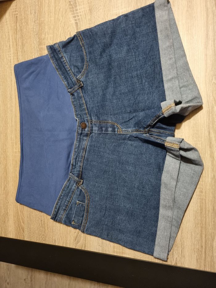 Short en jeans de grossesse - photo numéro 4