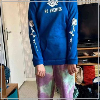 Pull  taille  3xl mais correspond  à un  42