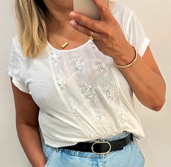 Tee shirt avec broderie Taille L