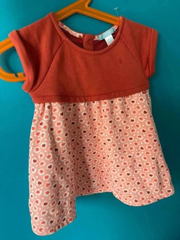 Belle robe jamais porté 9 mois obaibi