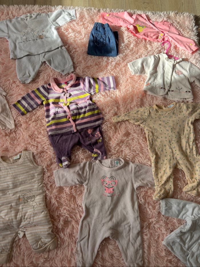 Lot bébé fille 1 mois