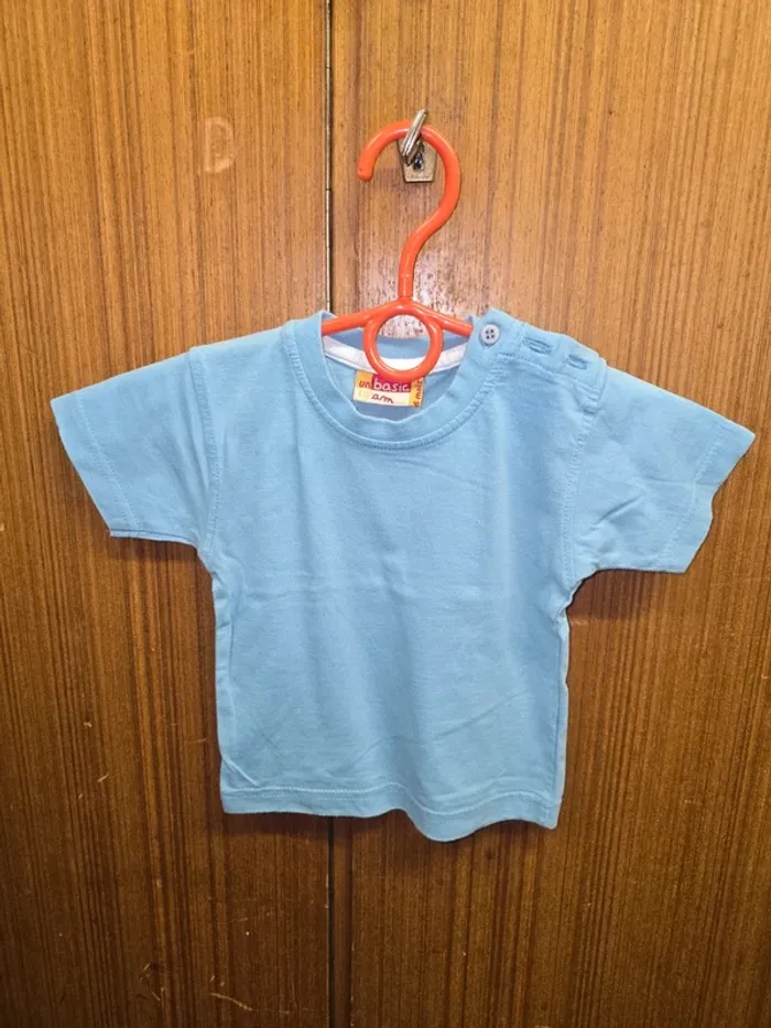 T-shirt bébé garçon uni bleu clair – avec pressions à l’épaule